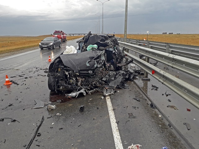 Двое детей погибли в ДТП в Крыму (2)