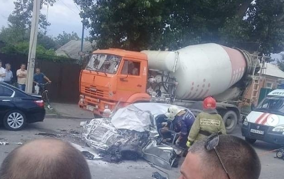 В ДТП в Ростове погиб водитель иномарки В ДТП в Ростове погиб водитель иномарки