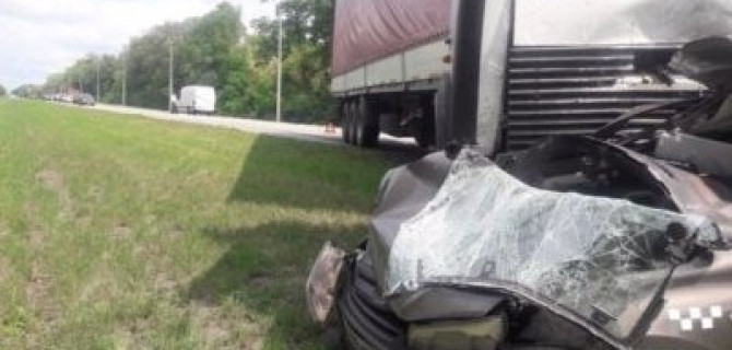 В ДТП под Курском с такси и грузовиком погибли два человека
