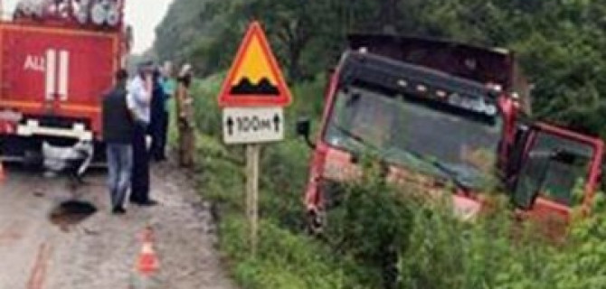 Шесть человек погибли в ДТП с  грузовиком в Приморье