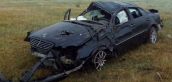 Два человека погибли в опрокинувшейся иномарке на Алтае