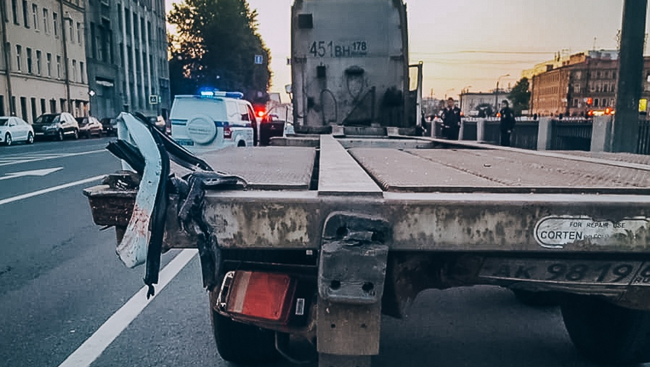 Два пассажира такси погибли в ДТП в Петербурге 