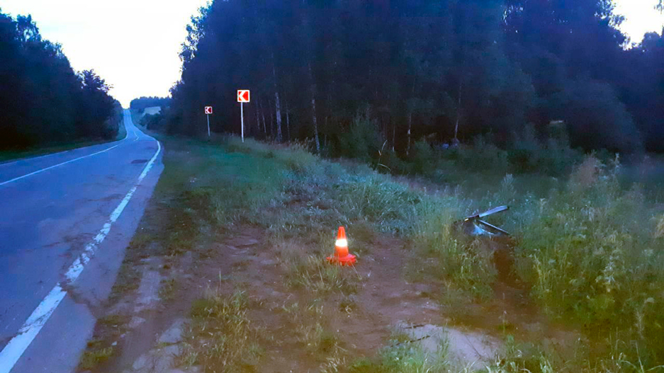 Во Владимирской области при опрокидывании машины в кювет погиб человек (3)