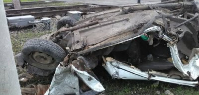 В Амурской области в ДТП на переезде погибла 16-летняя девушка