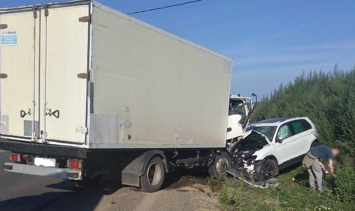 Три человека пострадали в лобовом ДТП в Челябинской области (3)