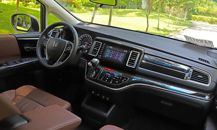 Honda Elysion салон