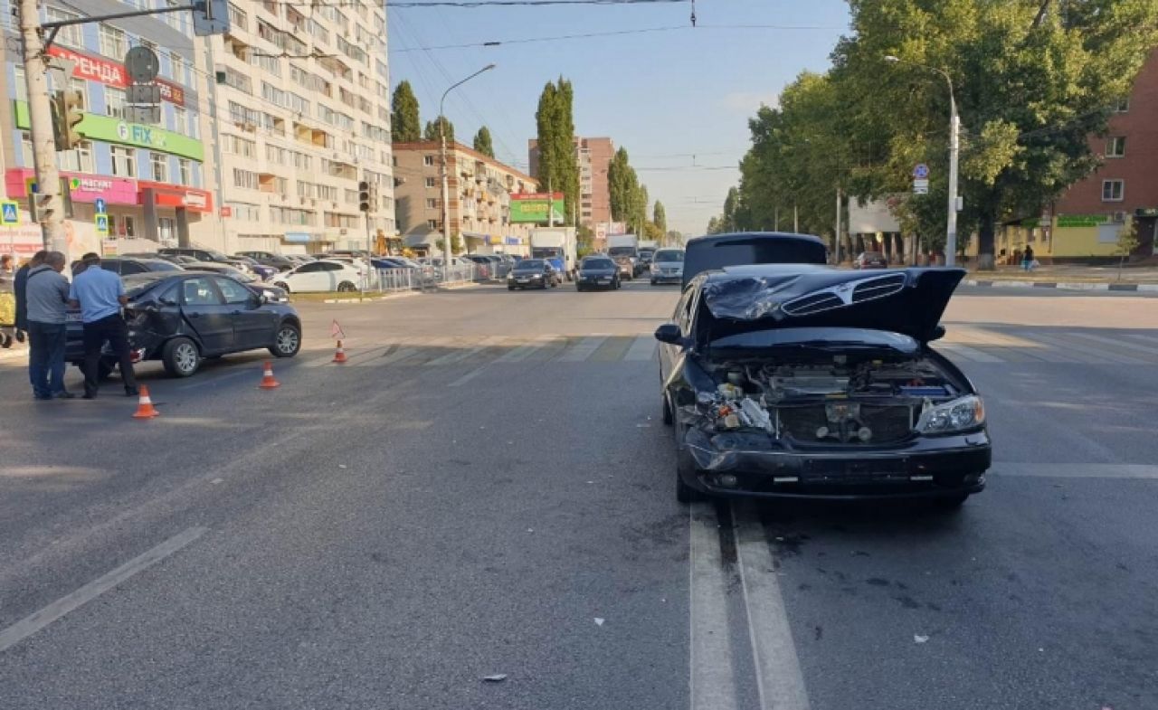 10-летняя девочка пострадала в ДТП в Воронеже 10-летняя девочка пострадала в ДТП в Воронеже