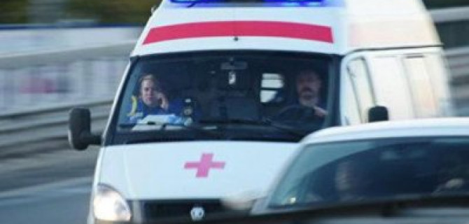 В Твери ребенок вырвался от бабушки и попал под машину