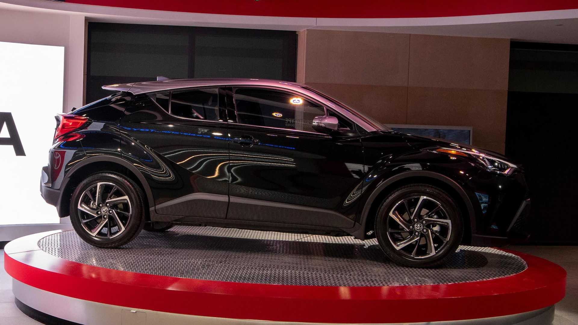 Что нового в Toyota C-HR? схр 2