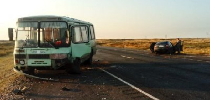 Три человека пострадали в ДТП с автобусом Астраханской области
