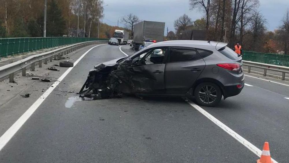 Три человека пострадали в ДТП под Брянском Три человека пострадали в ДТП под Брянском