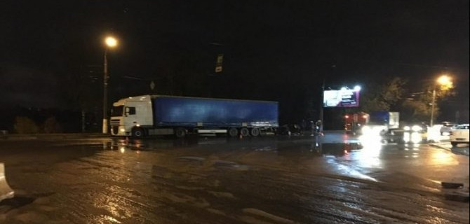 В Твери в ДТП в фурой погиб водитель ВАЗа