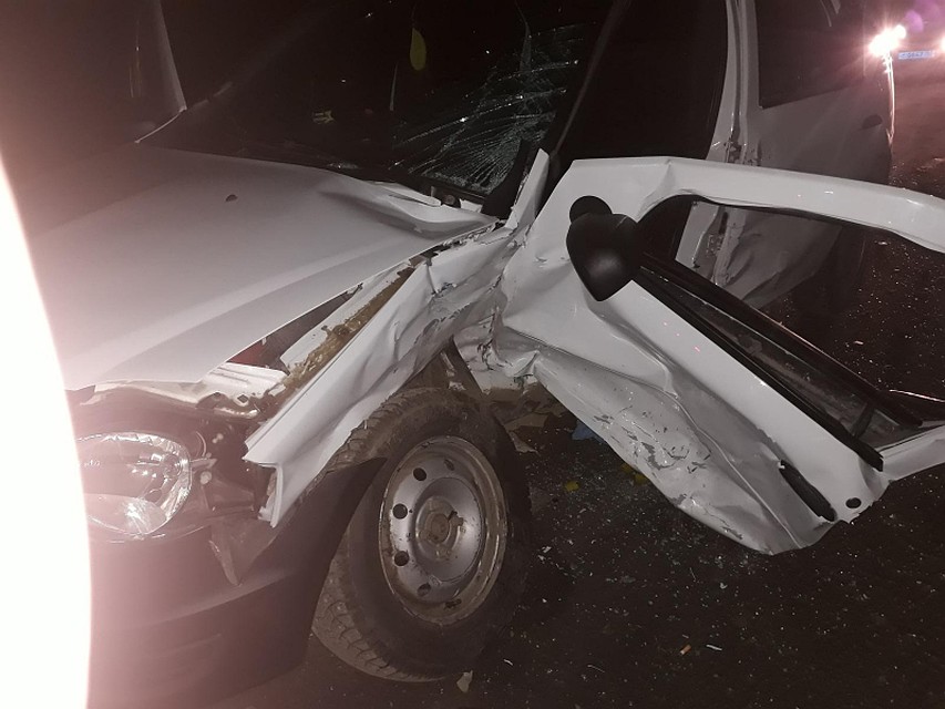Четыре человека пострадали в ДТП под Рыбным Четыре человека пострадали в ДТП под Рыбным (2)