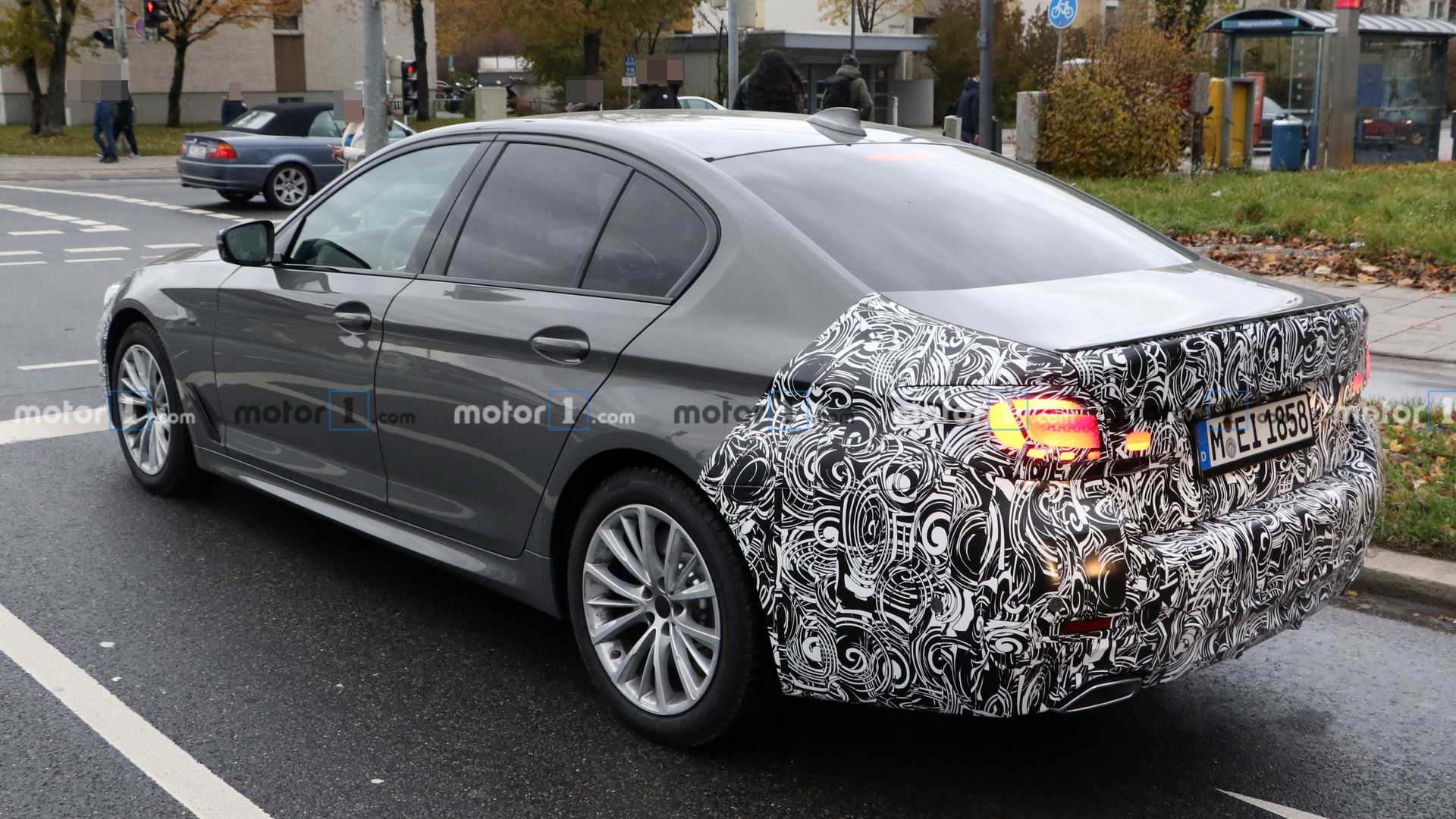 Пойманы «мулы» обновлённого BMW 5-Series бмв 3
