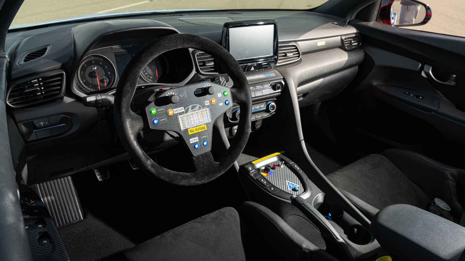 спорткар Hyundai RM19 салон