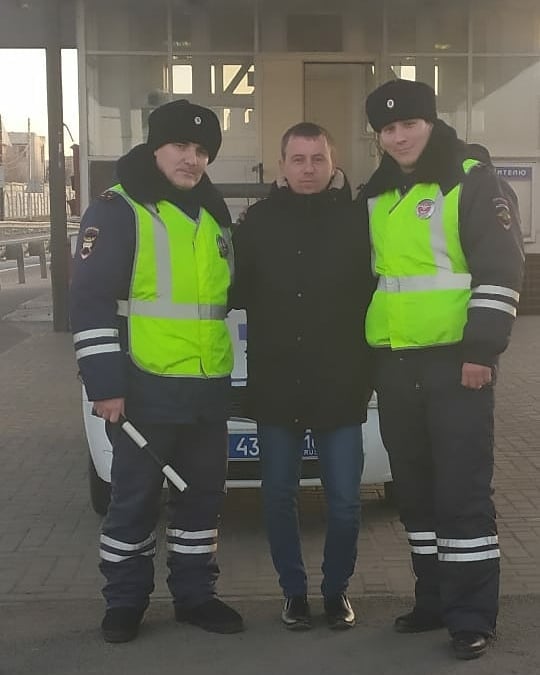 В Казани сотрудники ГИБДД разогнали пробки, чтоб успеть в роддом гаи роддом 1