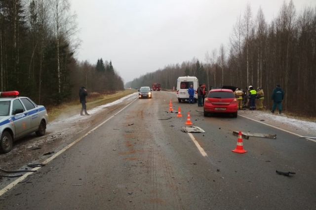 Три человека пострадали в ДТП в Тверской области Три человека пострадали в ДТП в Тверской области (2)