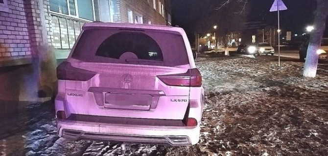 В Башкирии следователи взялись за дело о ДТП, в котором Lexus сбил детей на тротуаре