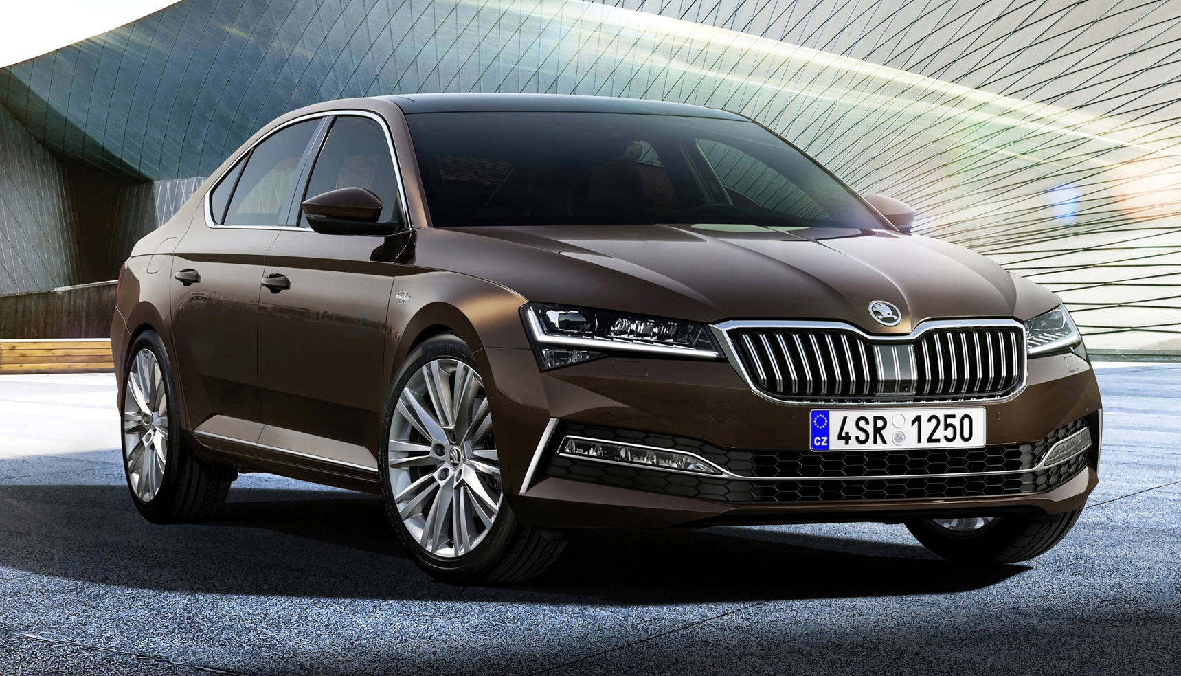 Топ-5 лучших седанов, представленных в России 2 Skoda Superb