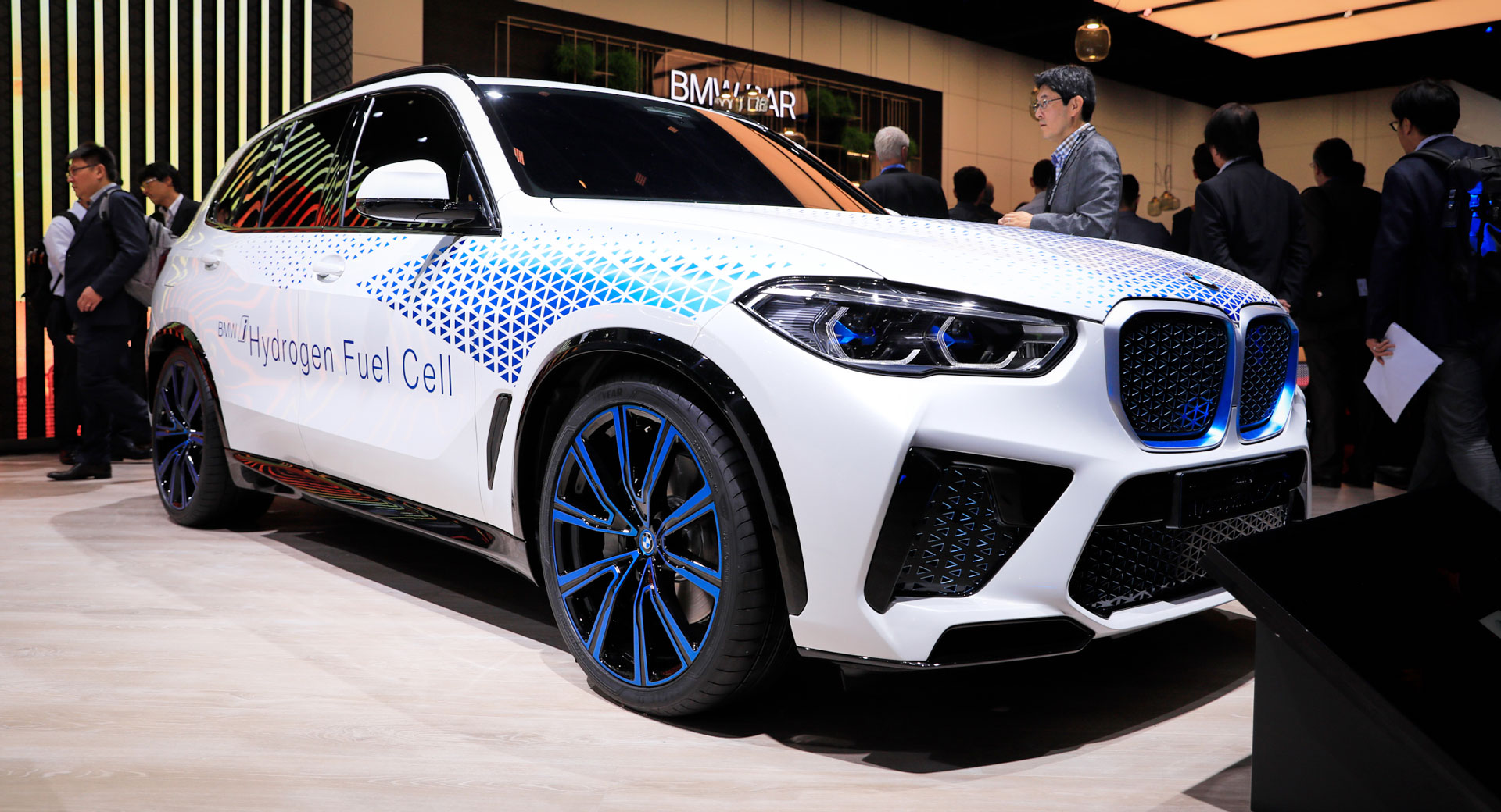 BMW работает над водородными кроссоверами бмв вод 2