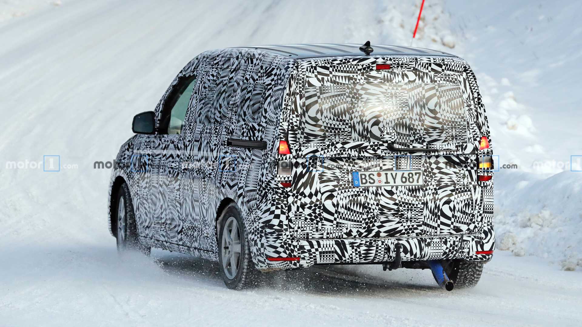 Начались испытания обновлённого Volkswagen Caddy кадди 2