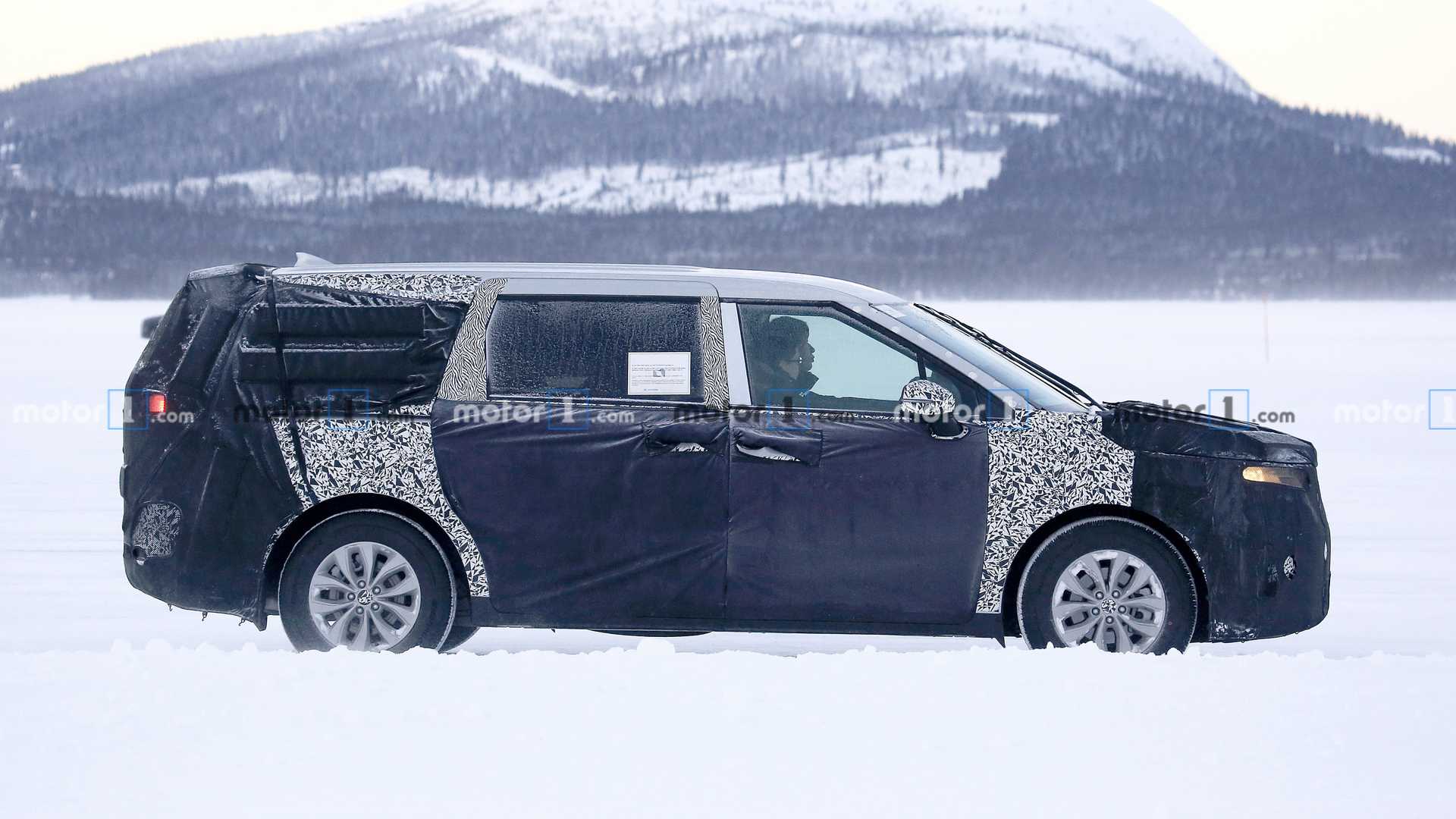 Обновлён минивэн KIA Sedona седона 2