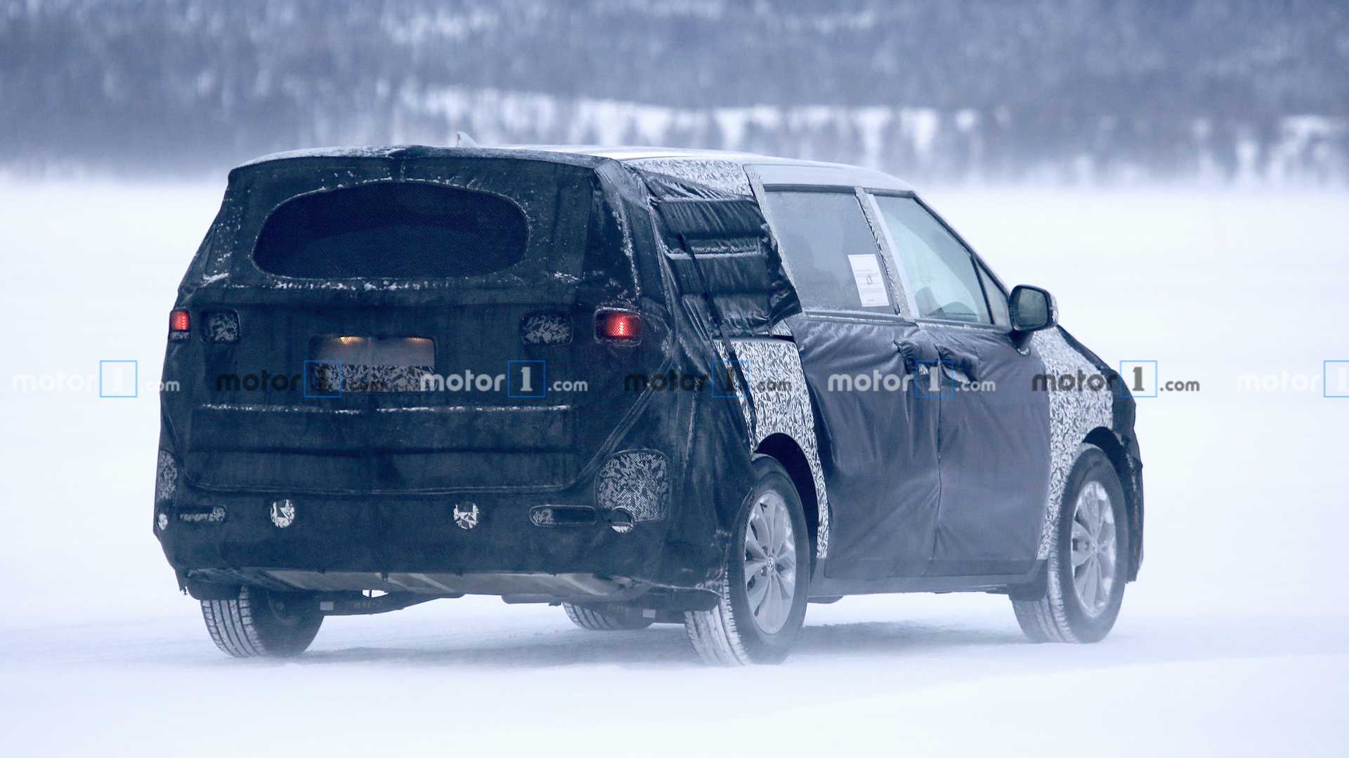 Обновлён минивэн KIA Sedona седона 3