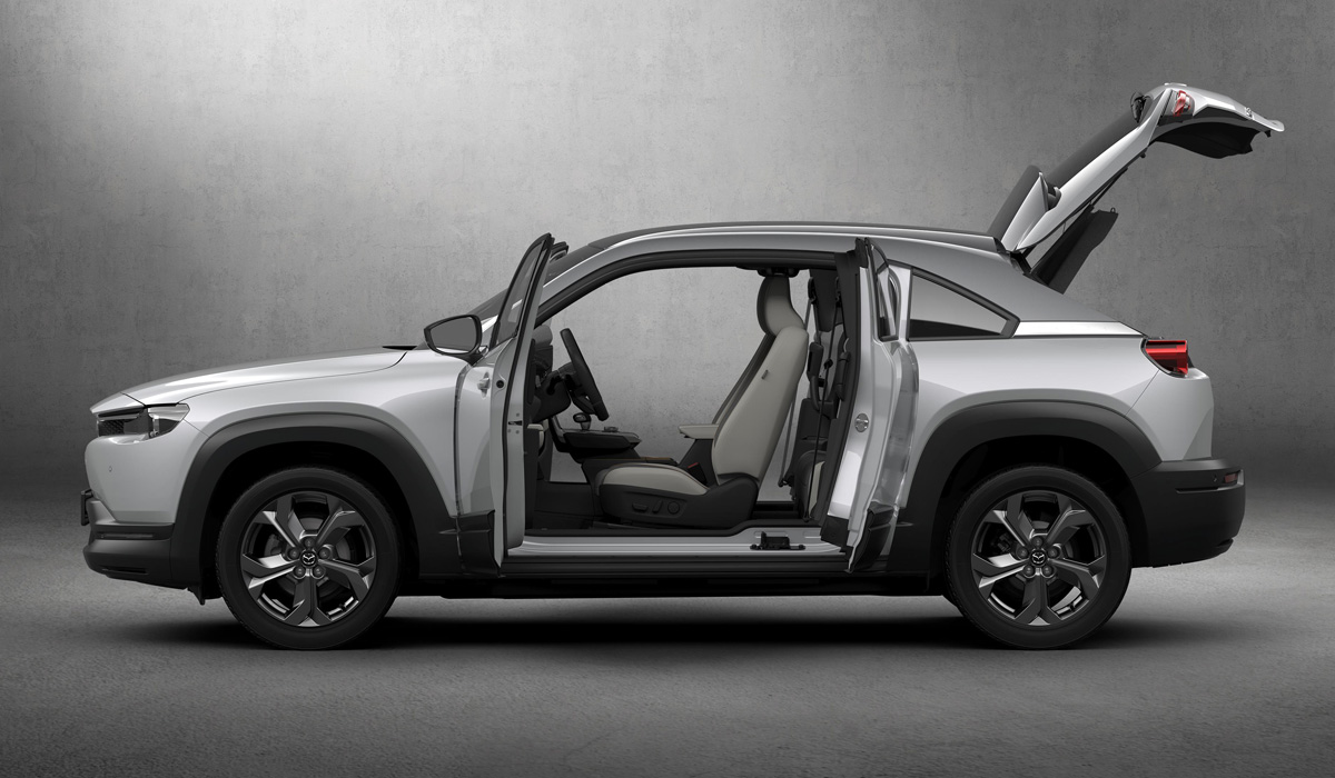 Известна стоимость электромобиля Mazda MX-30 мазда 3