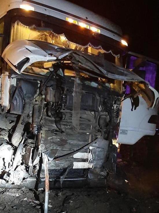 Три человека погибли в ДТП с фурой в Островском районе (2)