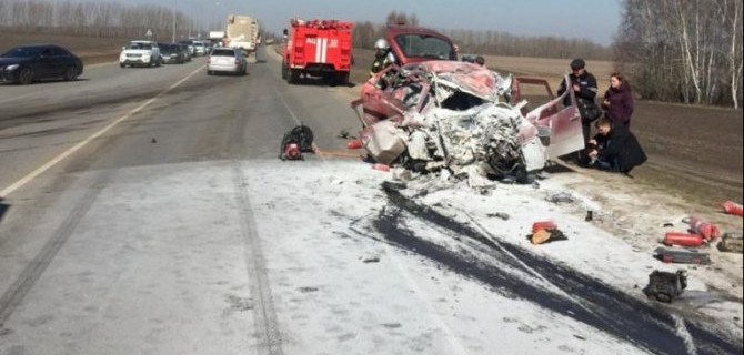 Водитель «Калины» погиб в ДТП с фурой в Орловской области