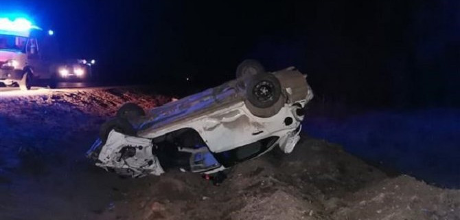 Два человека погибли при опрокидывании машины под Самарой