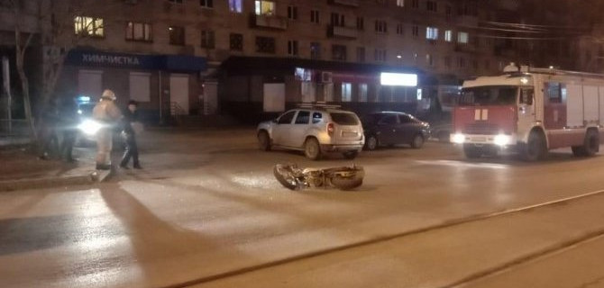 В Нижнем Тагиле водитель иномарки сбил мотоциклиста и скрылся
