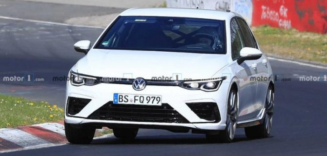 На «Нюрбургринге» обкатывают новый Volkswagen Golf R