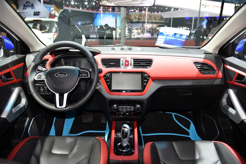 Осенью в Россию приедет новый кроссовер JAC як 3