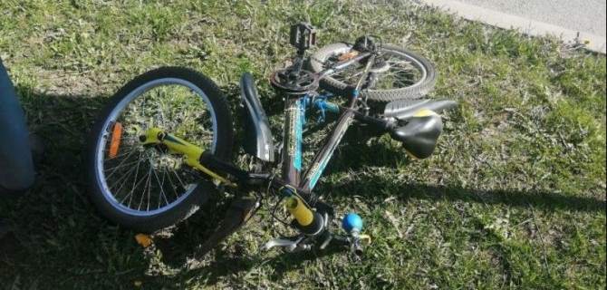 В Пскове водитель сбил ребенка на веслосипеде и скрылся