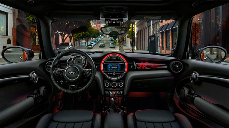 В Россию прибыла эксклюзивная версия Mini, посвящённая Москве мини 3