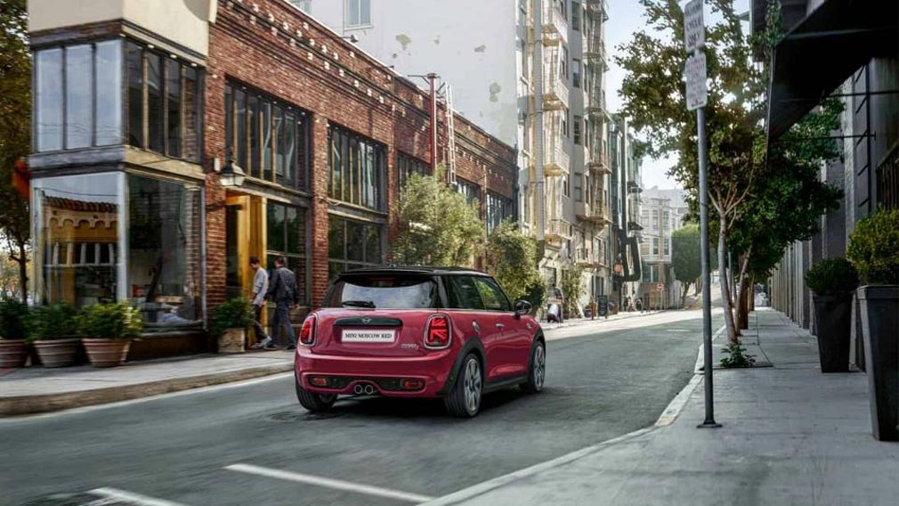 В Россию прибыла эксклюзивная версия Mini, посвящённая Москве мини 4