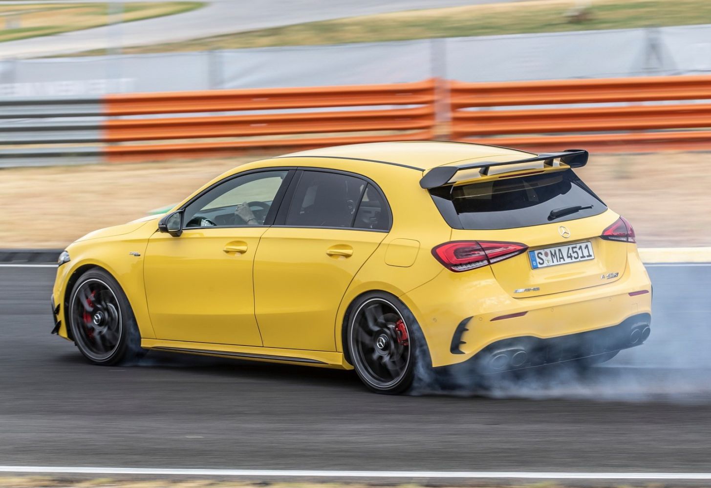 Mercedes-AMG A45 получил пакет моторного тюнинга амг 3