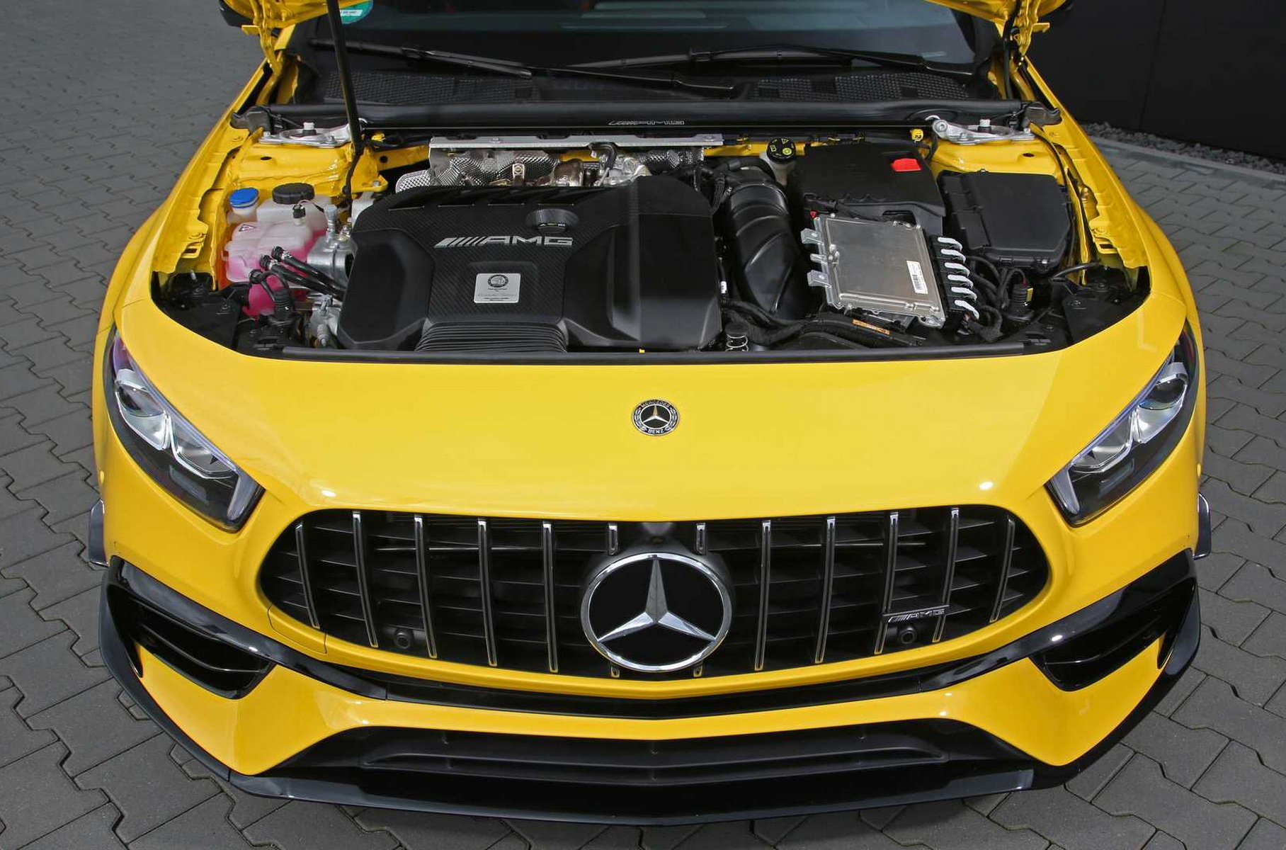 Mercedes-AMG A45 получил пакет моторного тюнинга амг 2
