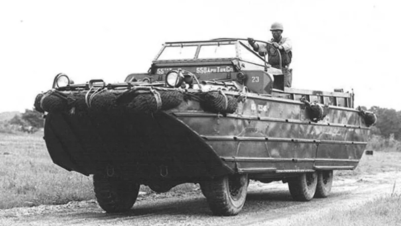 DUKW-353 на суше