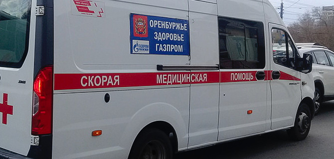 В Оренбурге женщина-водитель сбила двух школьниц на тротуаре