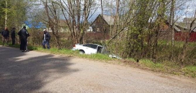 В Тверской области иномарка вылетела в кювет – погибли двое