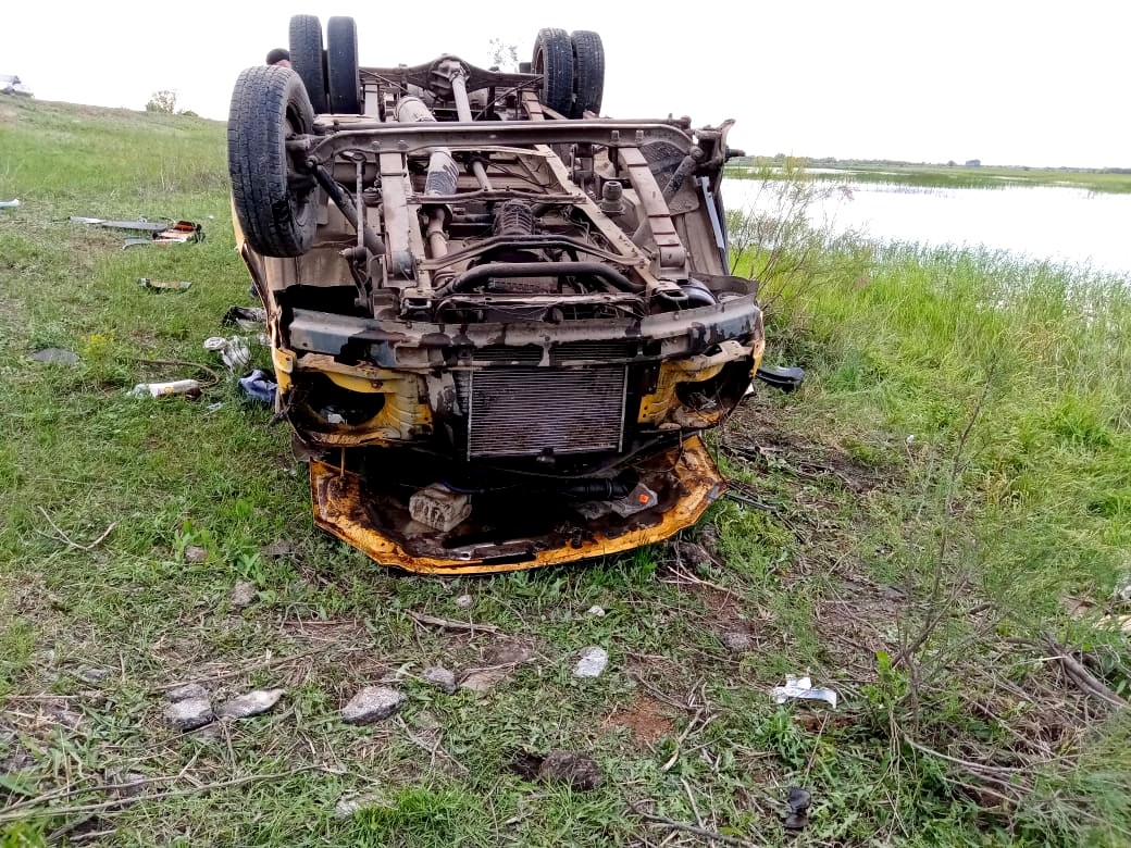 Под Астраханью перевернулась маршрутка с пассажирами Под Астраханью на трассе перевернулась маршрутка