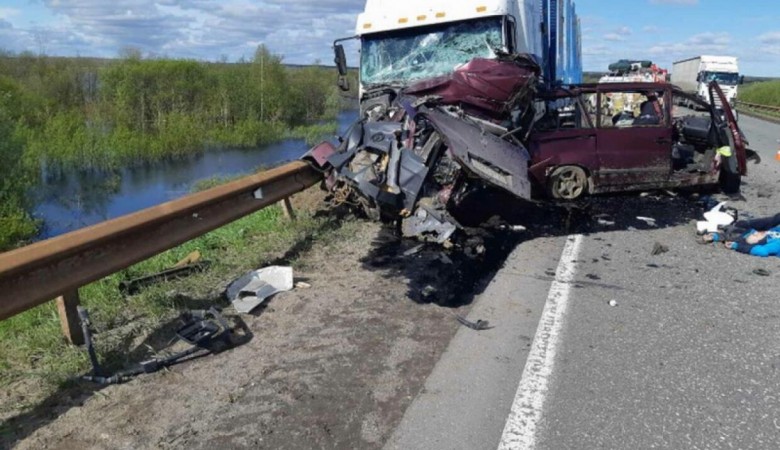 Два человека погибли в ДТП с грузовиком в Котласском районе (1)