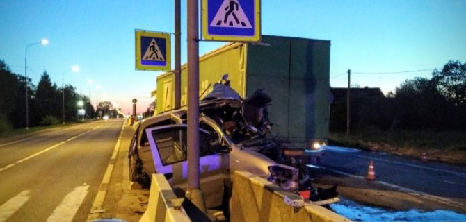 В Ленобласти в ночном ДТП погиб человек