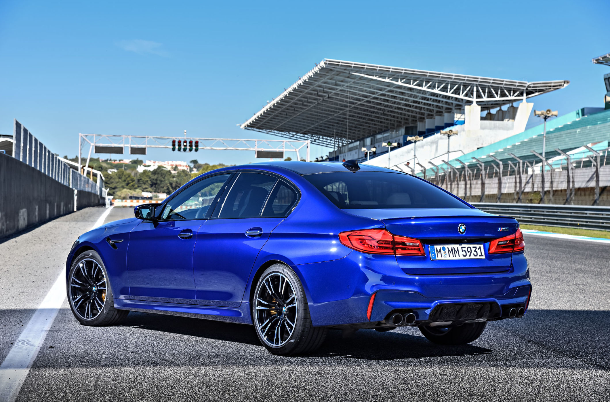Рассекречен новый BMW M5 бмв 2