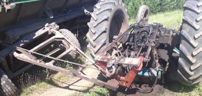Два человека погибли в ДТП с трактором в Башкирии