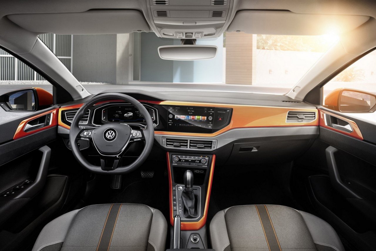 Новый Volkswagen Polo уже в продаже: комплектации и цены Салон нового Volkswagen Polo