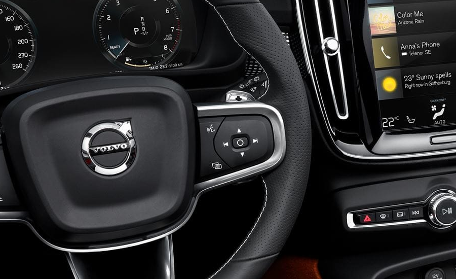 Volvo XC40 — первый шведский компактный кроссовер, который покорил Европу Volvo XC40 салон