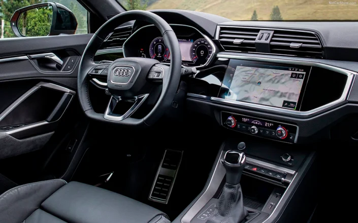 Топ-3 июльских новинок на российском авторынке Audi Q3 Sportback салон
